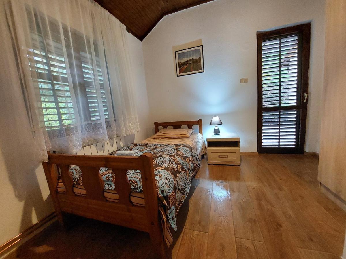 Holiday Home Milanovic Τσέτινιε Εξωτερικό φωτογραφία