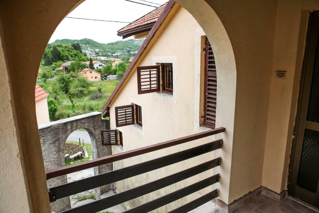 Holiday Home Milanovic Τσέτινιε Εξωτερικό φωτογραφία